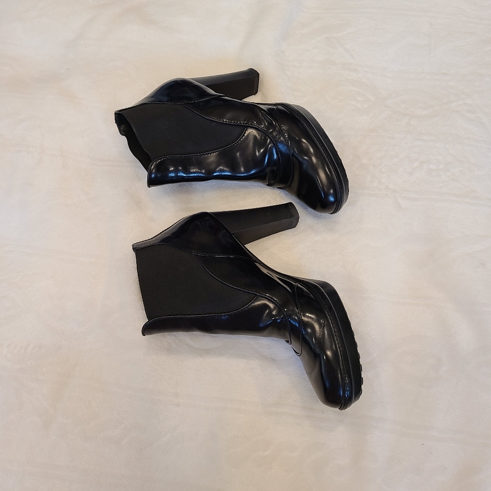 TODS ANKLE BOOTS/ Size 37.5 - Picture 5 of 14